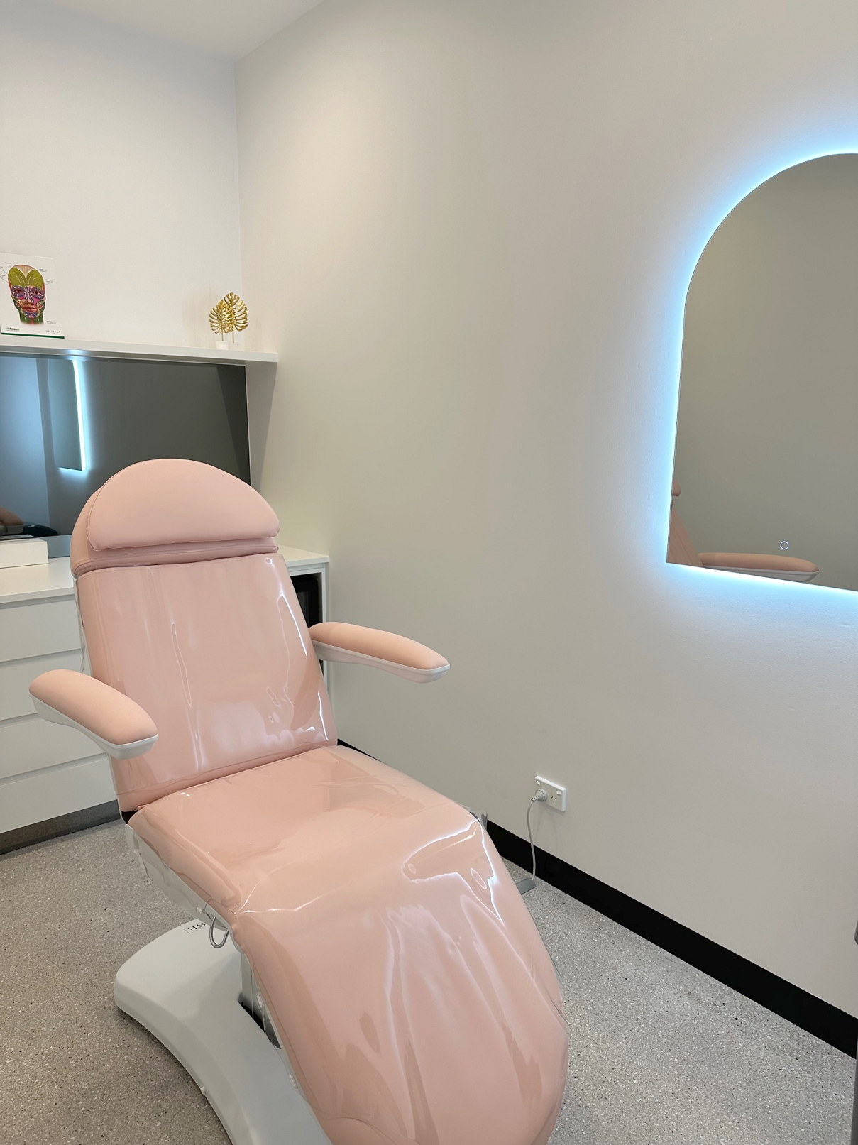 LA Lips® AscotRoom to breathe, space to glow;  each treatment room is built to feel as good as it looks - open, elegant, and impeccably clean