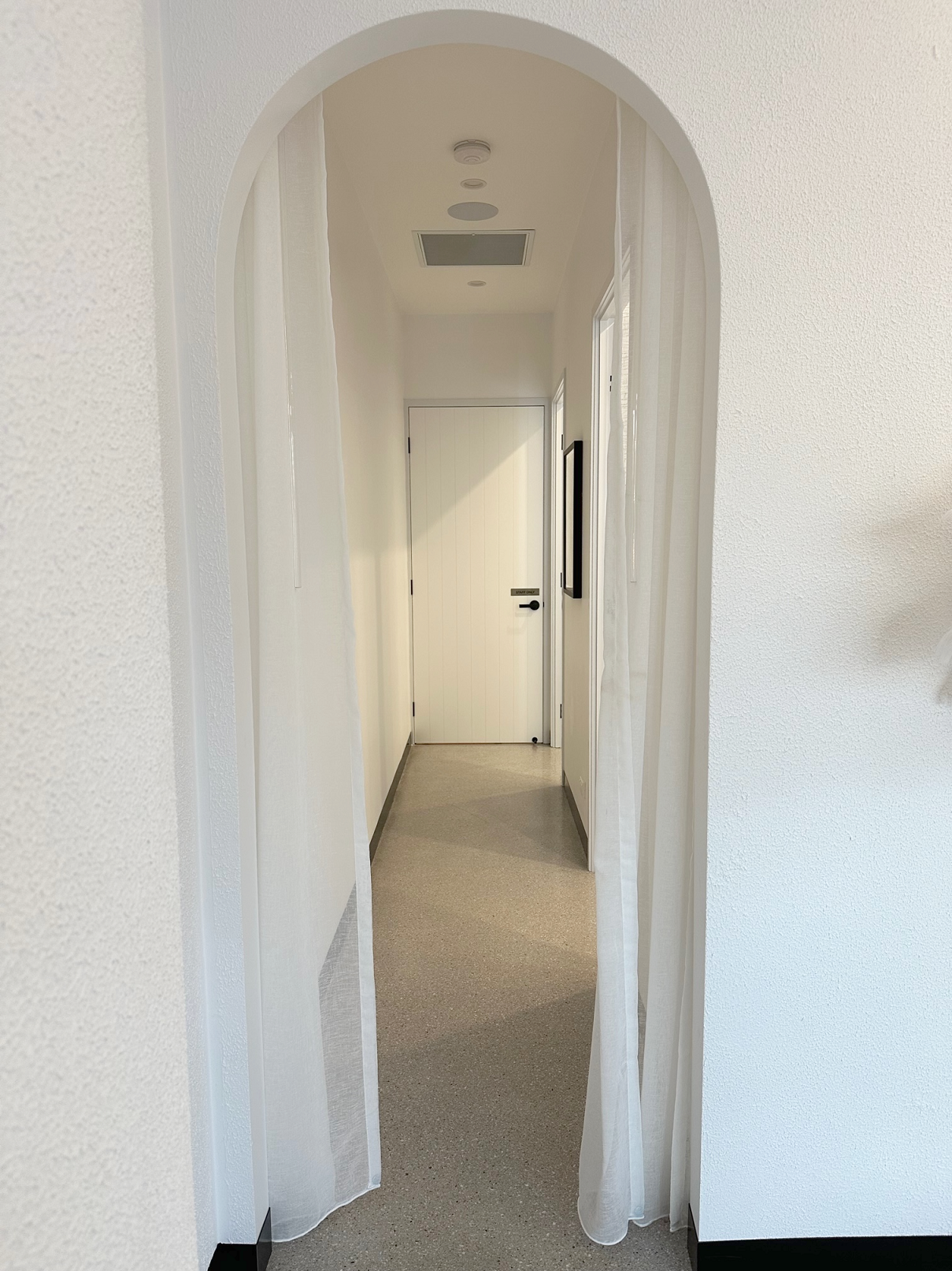 LA Lips® AscotWhere you wait, walk, and wonder - our beautifully designed spaces are a reflection of the high standards we hold