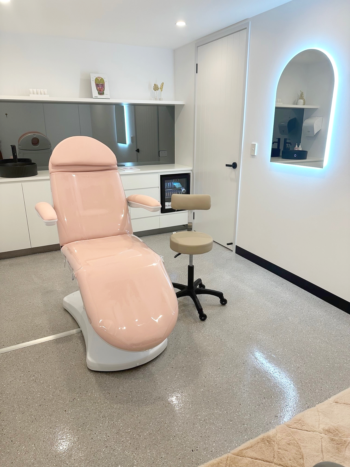 LA Lips® JindaleeStep into space and style - our custom-built clinic rooms are created for calm, privacy, and precision