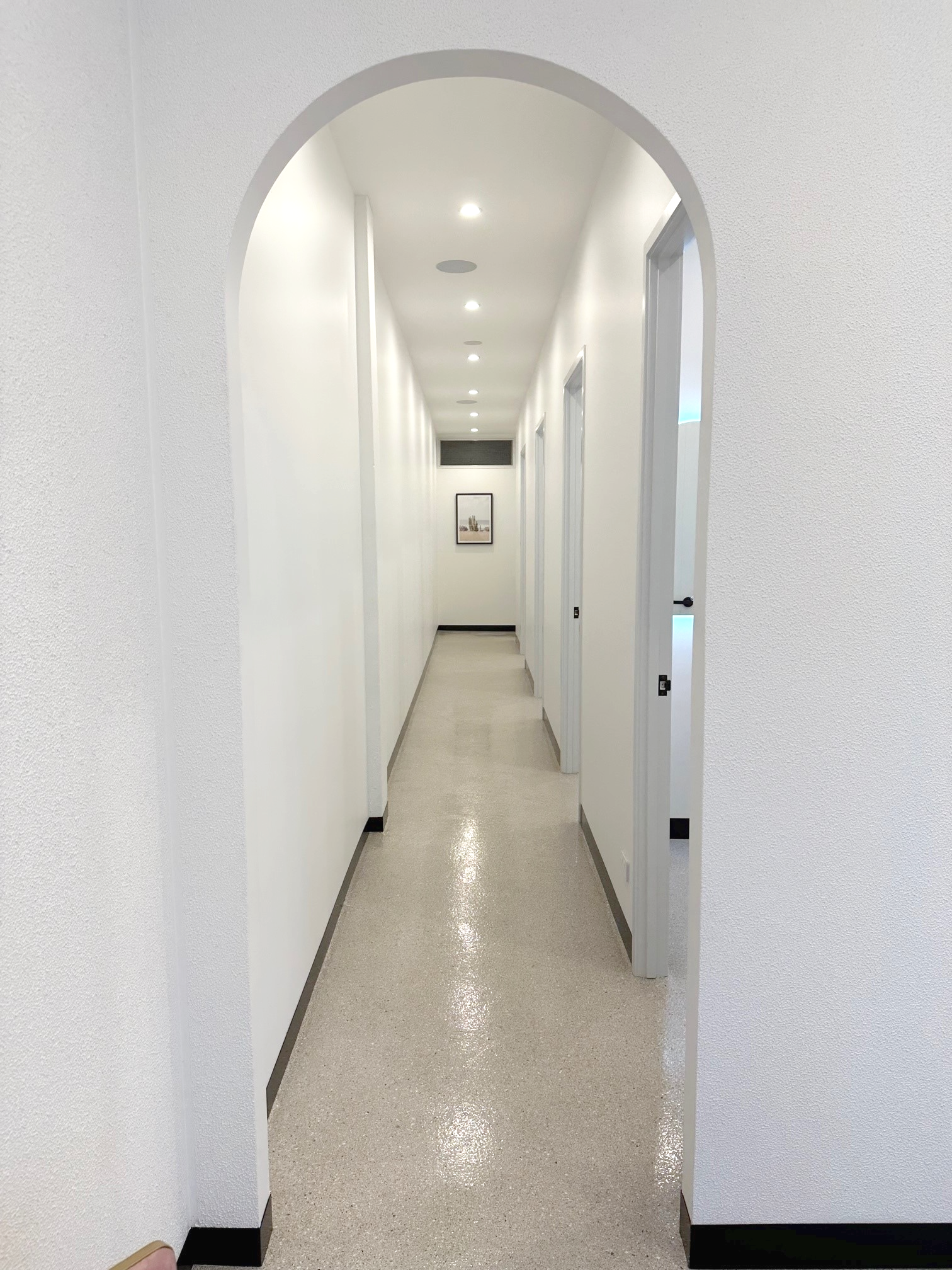 LA Lips® KenmoreImmaculately clean, beautifully appointed, entirely LA Lips® - this is more than a clinic, it’s an experience