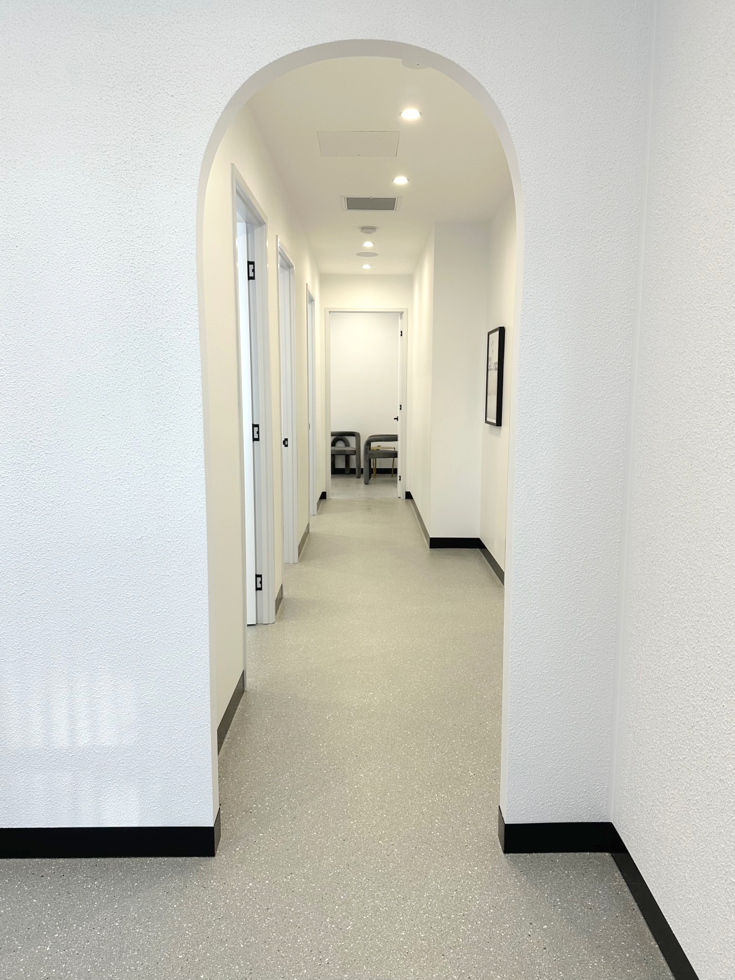 LA Lips® PaddingtonLuxury isn’t loud, it’s found in clean lines, soft lighting, and beautiful simplicity - welcome to the world of refined beauty