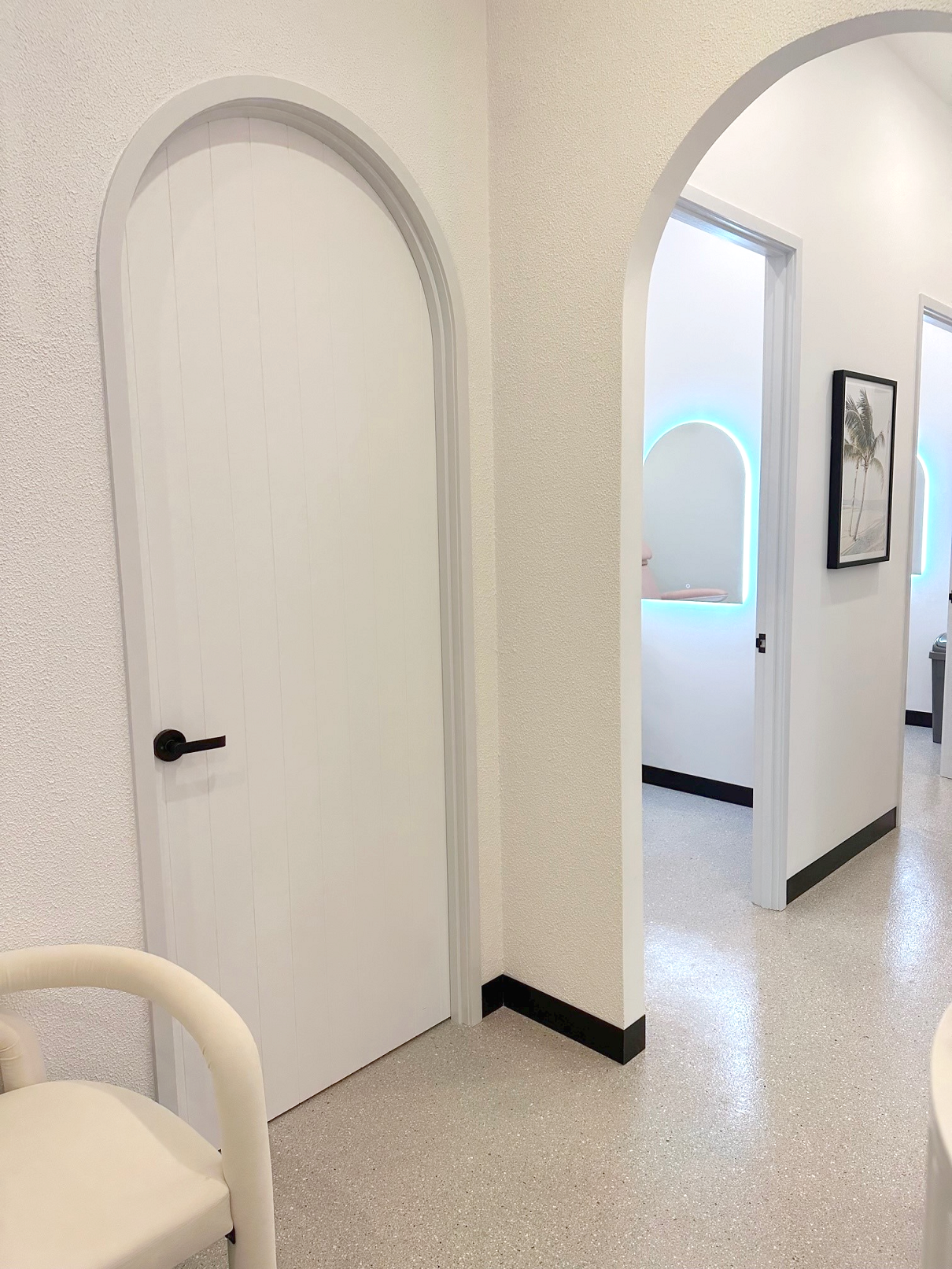 LA Lips® WoolloongabbaMinimal, modern, and meticulously maintained; our clinics are as polished as the results we deliver