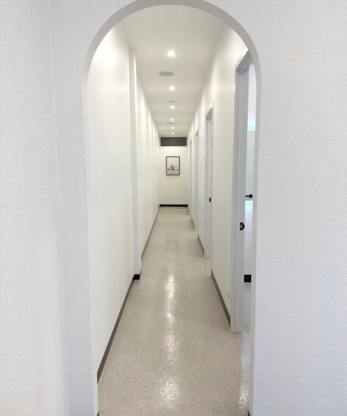 LA Lips® KenmoreImmaculately clean, beautifully appointed, entirely LA Lips® - this is more than a clinic, it’s an experience