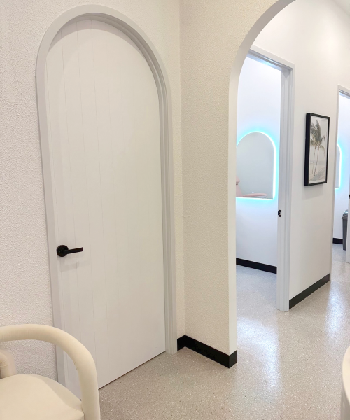 LA Lips® WoolloongabbaMinimal, modern, and meticulously maintained; our clinics are as polished as the results we deliver